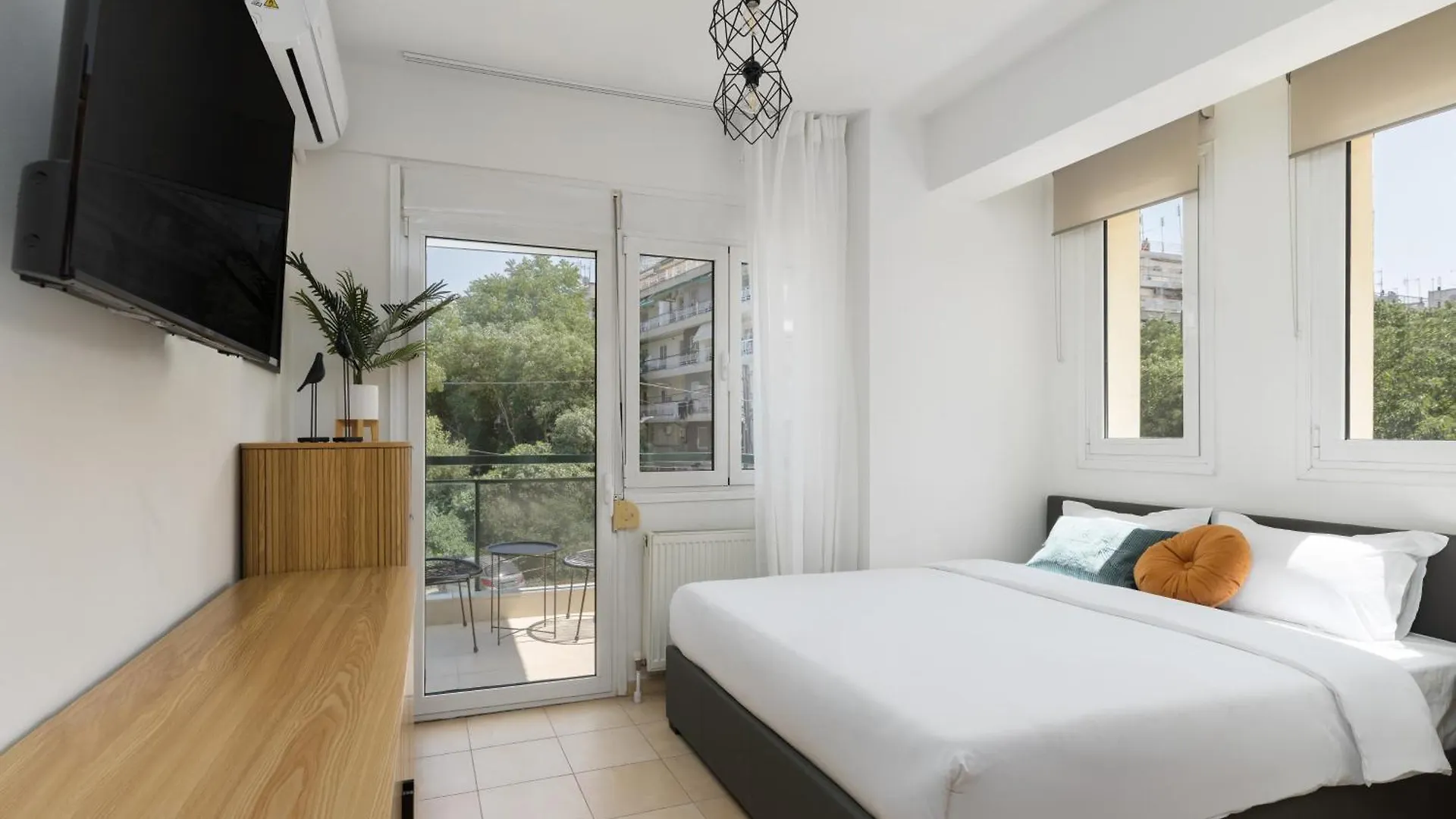 סלוניקי Urban Colors Apartments By Binobi!